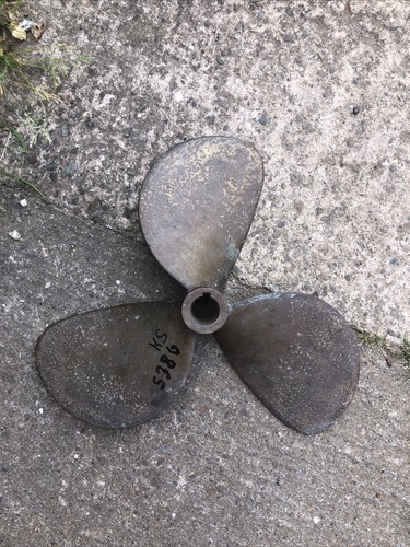Bronze yacht propellor 17x12 - bronze,