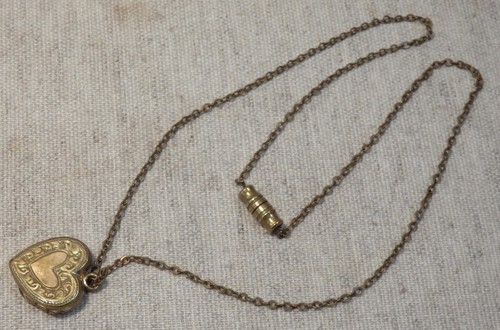 Vintage heart shaped locket - vintage,