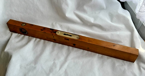 Vintage level hardwood - level, 24"