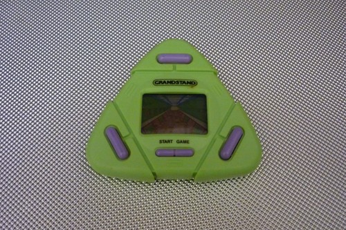 Grandstand triangular handheld - grandstand,