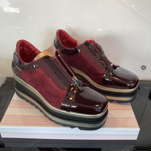 Burgundy black patent - &,