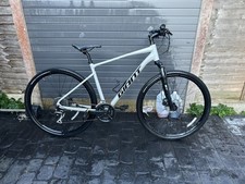 Giant Roam 3 Disc Hybrid Bike