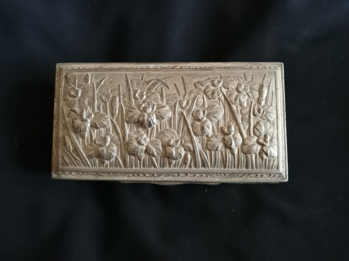 Vintage white metal cigarette - white,