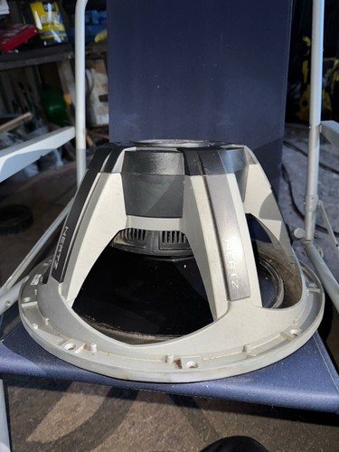 Hertz 1400w subwoofer - 15”,