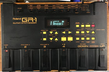 Roland GR-1 Guitar Synthesizer