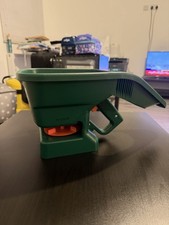 Miracle Gro Handy Spreader