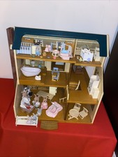 Sylvanian Families House On The Hill Furniture & Figures . Beautiful 