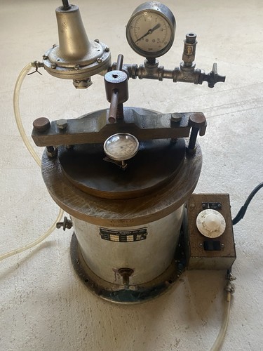 Pump wax injector - pump,