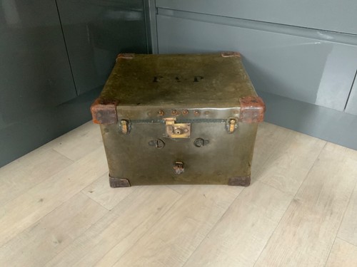 Antique steamer campaign - campaign, trunk
