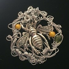 jcp010 Wirework BEE Brooch