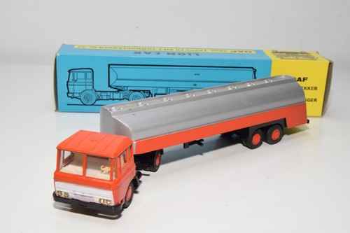 B69 lion car - 1:50,