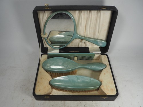 Vintage bakelite dressing - vintage, bakelite?