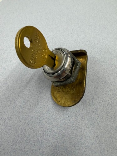 Service lock assembly for - assembly,
