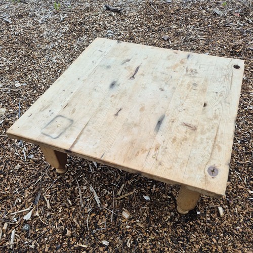 Brown pine coffee table - brown,