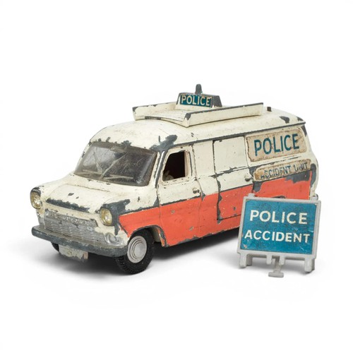 Dinky toys 272 - dinky, police
