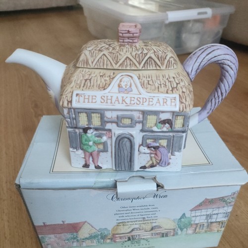 Vtg christopher wren pub - vtg,