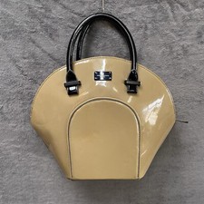 Pauls Boutique Clamshell