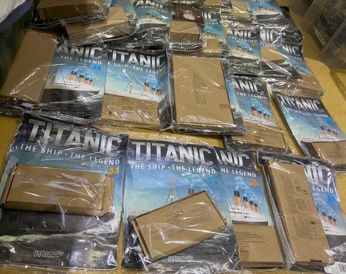 Sealed issues of hachette - 26,