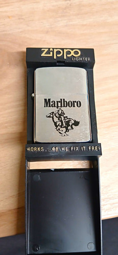 Zippo marlboro tobacco logo - marlboro,