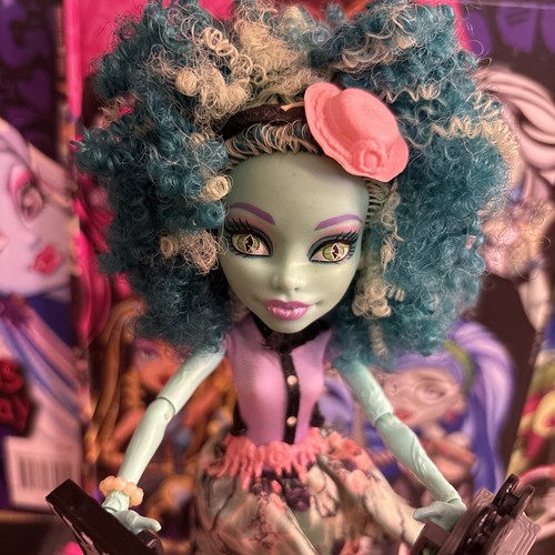 Monster high honey swamp doll - honey,