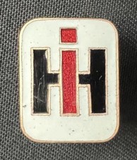 INTERNATIONAL HARVESTER TRACTOR FARMING AGRICULTURAL ENAMEL LAPEL PIN BADGE