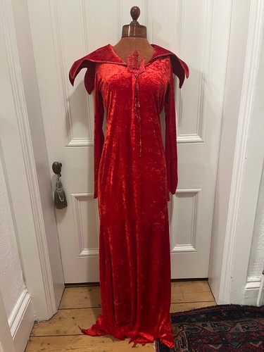 Long devil lady - devil,