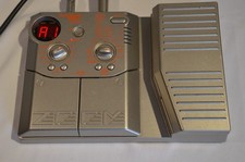 Zoom 607 Bass/Guitar  Effects Pedal- Multiple Sounds And Effects!