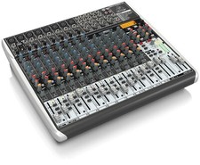 Behringer QX2222USB Mixing