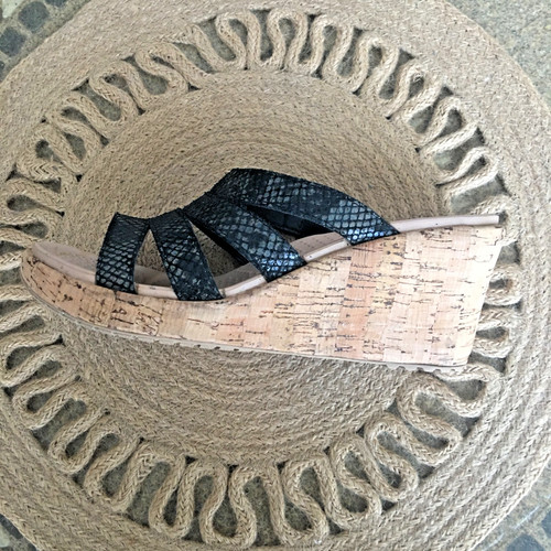 Crocs leigh black wedge - a,