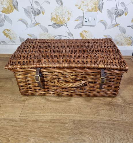 Large vintage wicker hamper - wicker,
