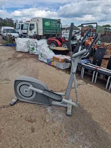 Cross trainer - ,