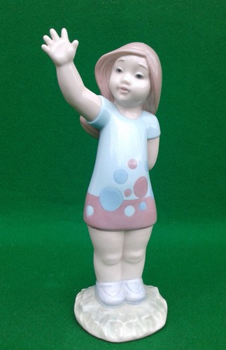 Lladro nao little bye - little,