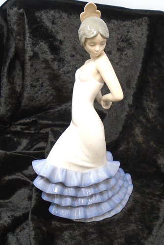 Nao lladro flamenco - by, "flamenco"
