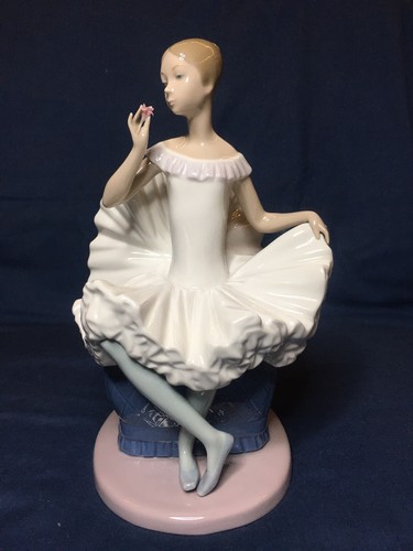 Lladro nao 1983 retired - lladro,