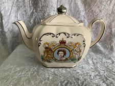 VINTAGE-SADLER-QE11 SILVER JUBILEE 1952-1977 SQUARE TEAPOT-ROYALTY-COMMEMORATIVE