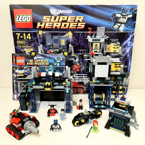 Lego the batcave universe - lego,