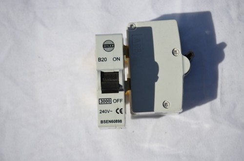 Wylex 3000 plug - x,