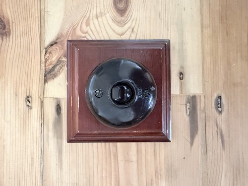 Bakelite single gang switch - bakelite,