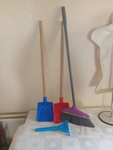 Kids spade rake brush - spade,