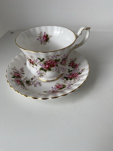 Fine bone china - fine, saucer