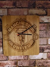 hand crafted manchester unitedvwall clock in 40mm oak