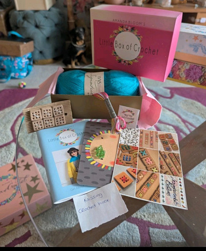 Amanda bloom little box of - bloom's,
