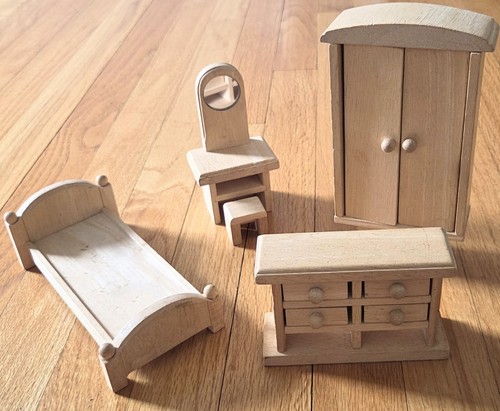 Plan toys wooden dollhouse - plan,