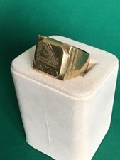 VINTAGE Men’s Gold Coloured  Signet Ring — Size U