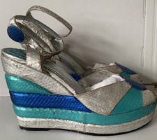 D-Havz by Terry de Havilland 