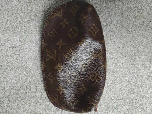 Louis vuitton cosmetic - louis,
