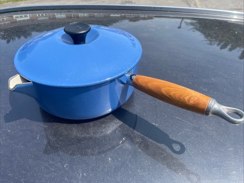Creuset blue cast iron - le,