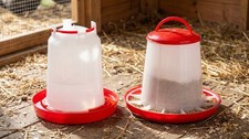 3kg feeder & 3 litre drinker