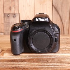 Used Nikon D5200 DSLR Camera