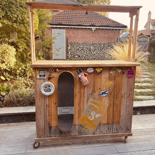 Funky garden bar - garden,